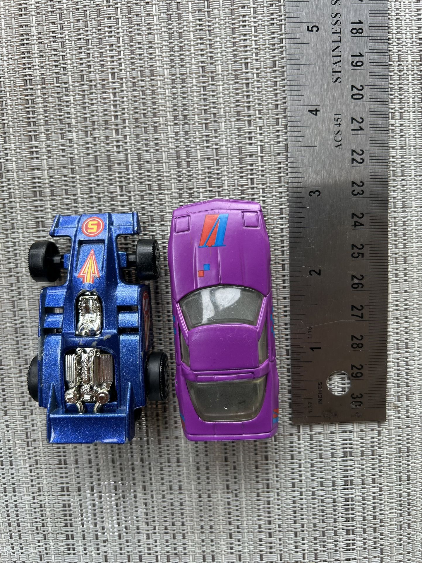 Vintage Diecast Toy Race Car Set Of 2. Hot Wheels. Speed Strips. 80’s