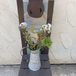 Cute decorative chair 