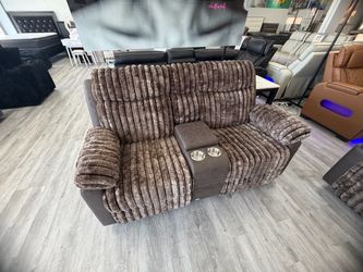 Reclining Loveseat with Center Console