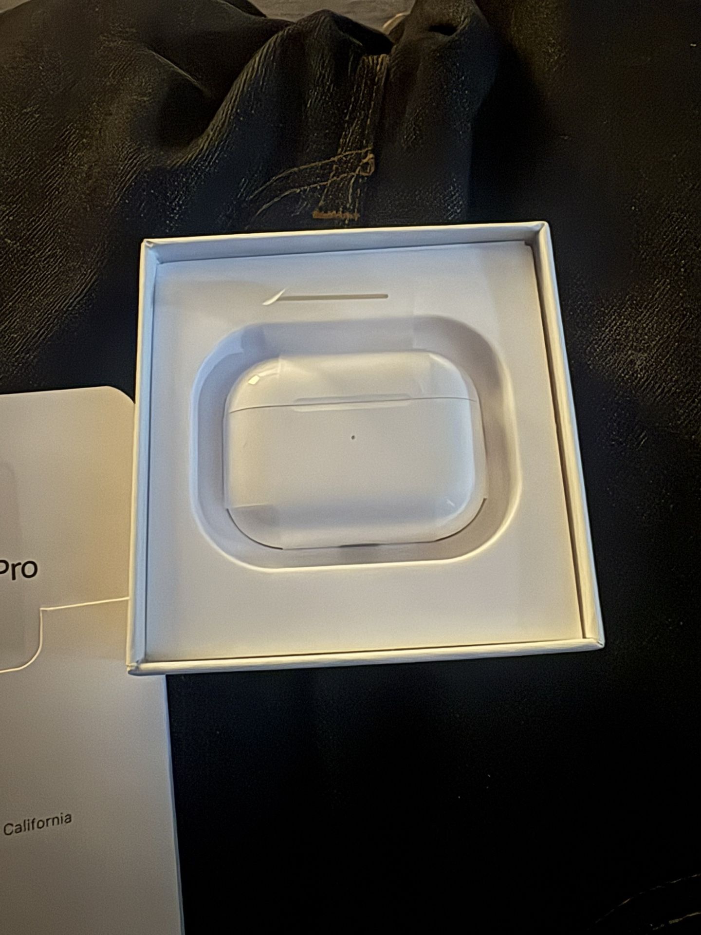 1:1 AIRPODS SELLING FAST !!