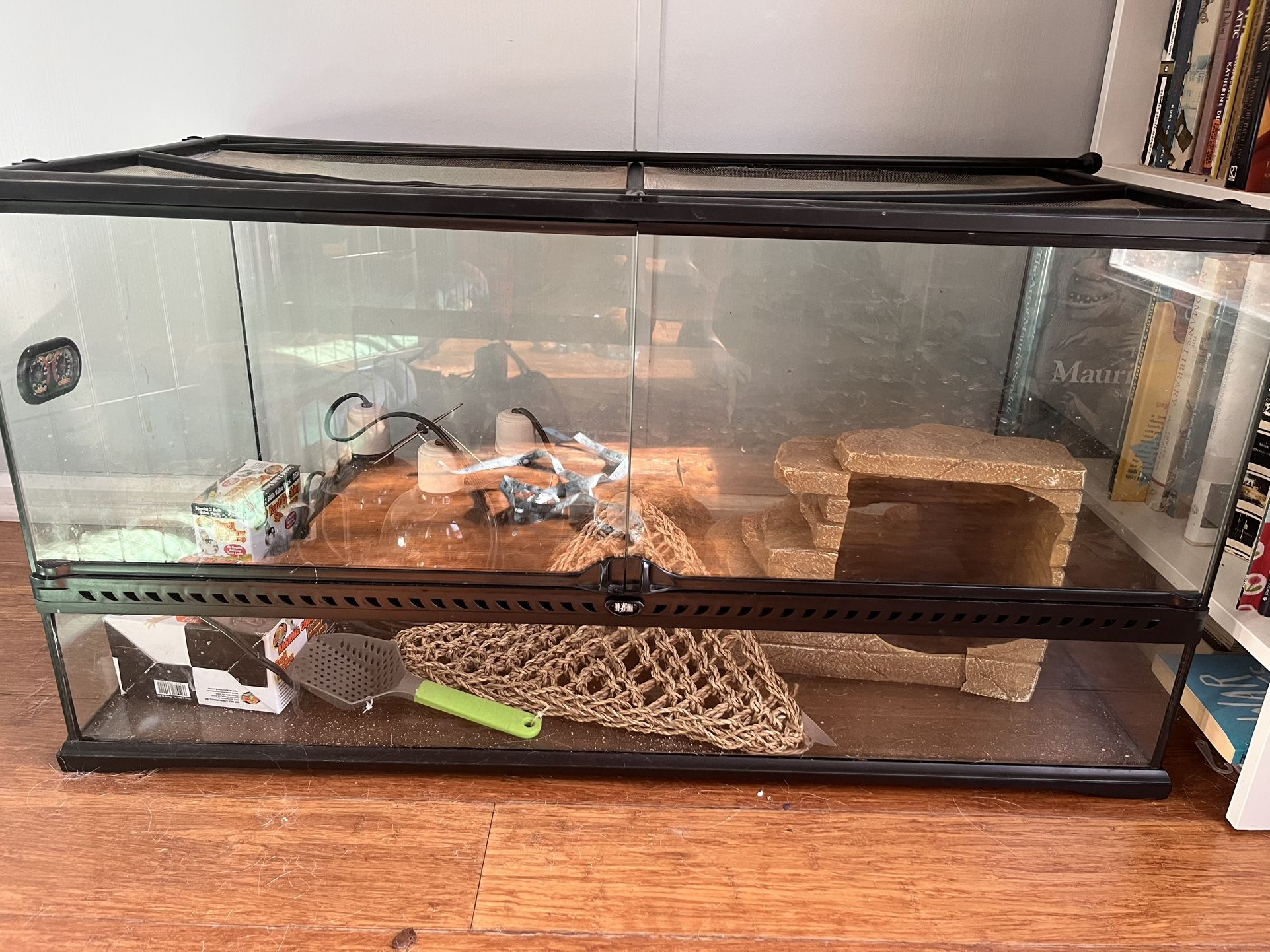 40 Gallon Reptile Enclosure - Lamps And Accessories Included