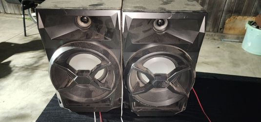 Bookshelf speakers
