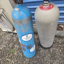  Scuba Tanks (Both Have Air)