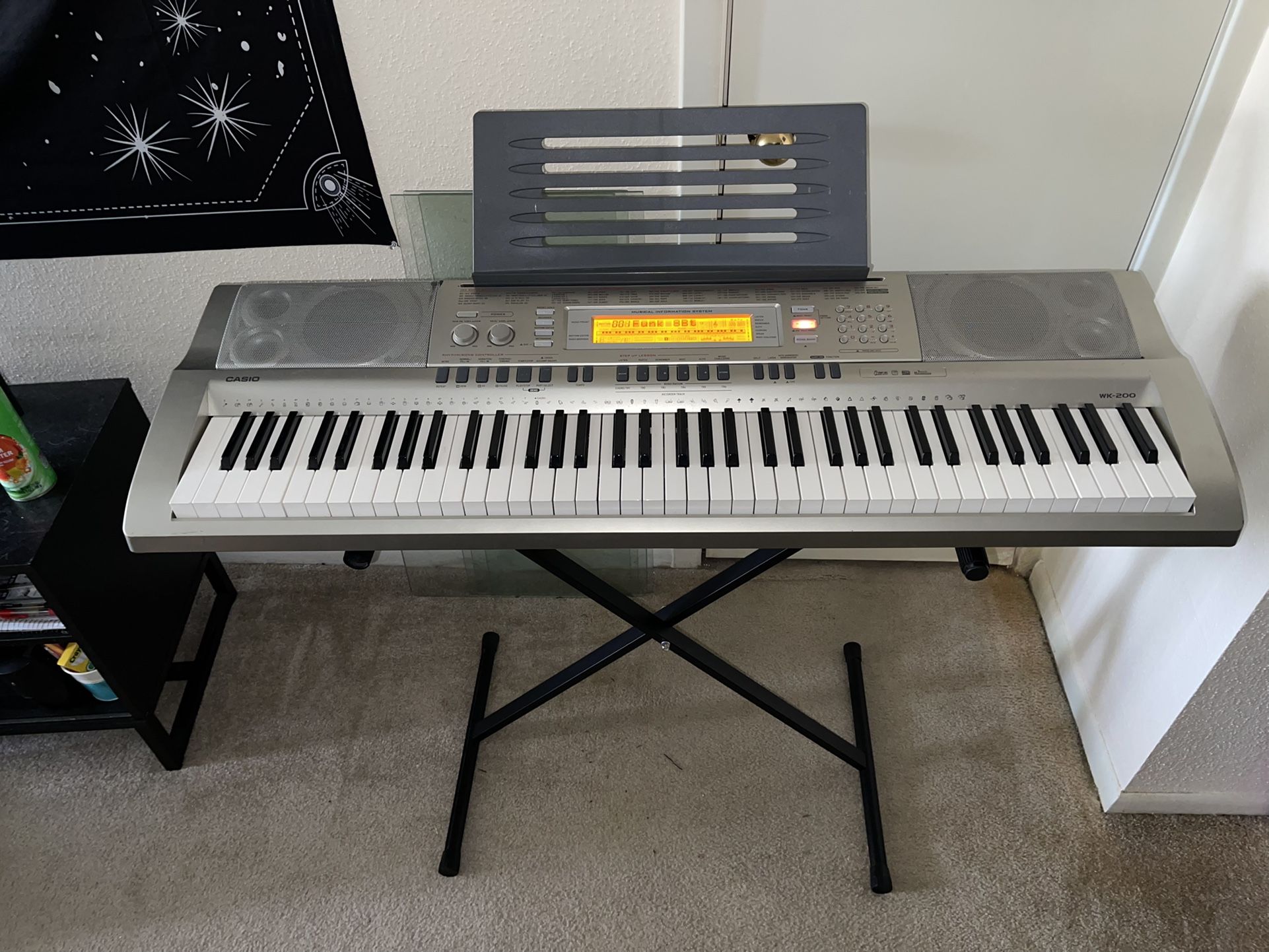 Casio wk200 76 Keyboard Workstation with Stand