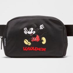Disney x lululemon Everywhere Belt Bag 1L Mickey NWT *Last One* Limited Edition