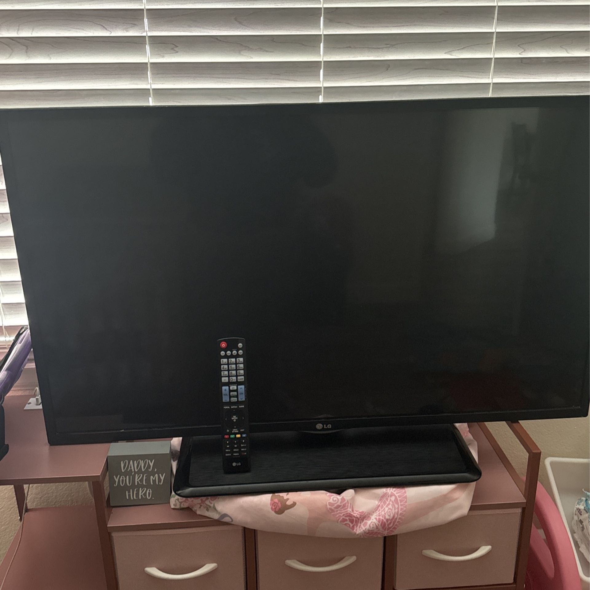 49” Pro:Centric® Hospitality LED TV with Integrated Pro:Idiom®