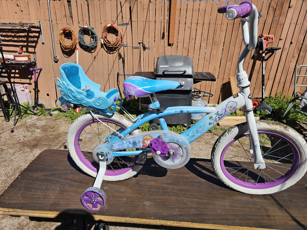 bike for girl with helmet included  