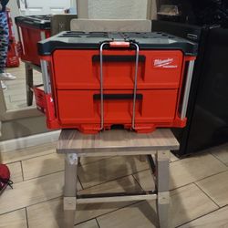 Milwaukee 2 Drawer Tool Box 