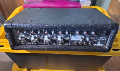 Peavy MP 400 Mixer Amp