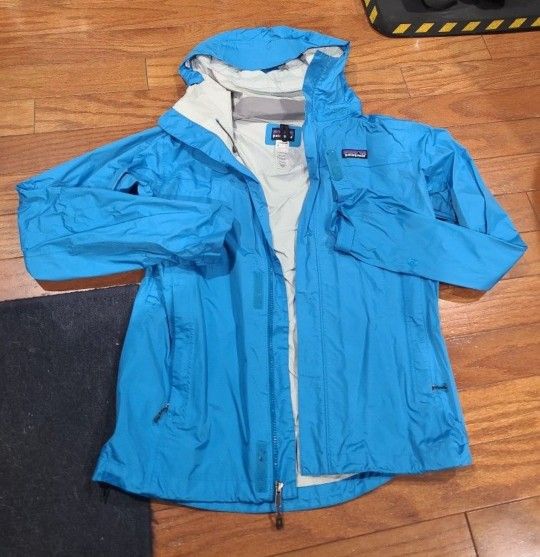 Patagonia Waterproof jacket Mens Small Blue Outdoors Camping Hiking Full Zip