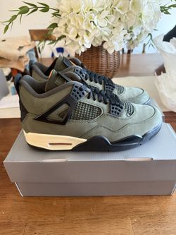Jordan 4 undefeated Sz 9