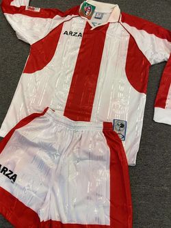 Uniforme en especial marca Arza