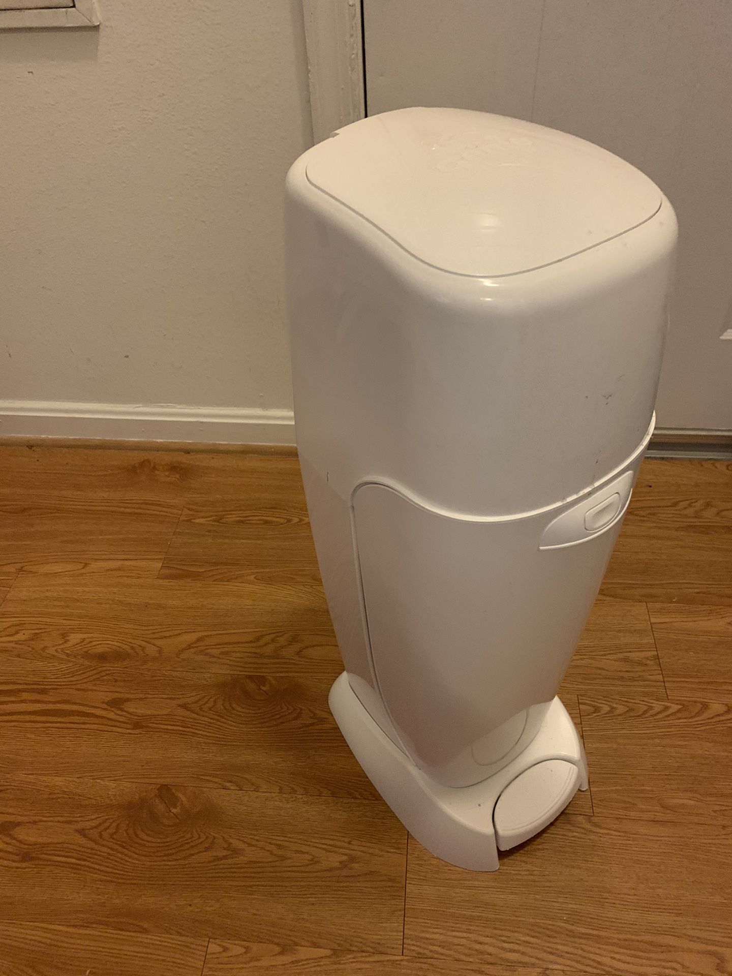 Diaper genie / diaper pail - used once
