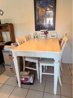 Dinning Table and Chair Set