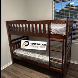 New Twin/Twin Bunk bed + Mattress Se