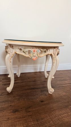 Elegant Rococo / Baroque Style Accent / Coffee Table