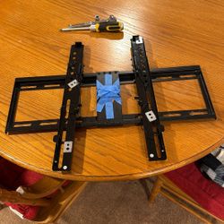TV wall mount