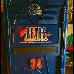 Vintage/Rare (1996) NFL, Chicago Bears: preowned, as is. Ask qs. #34 Waltor Payton (24"x14"x14") w/adj shelf, Hard Plastic, Football Locker, Firm