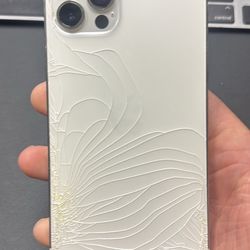  iPhone 12 Pro – 128 GB – White (Unlocked) – Cracked Back Glass 