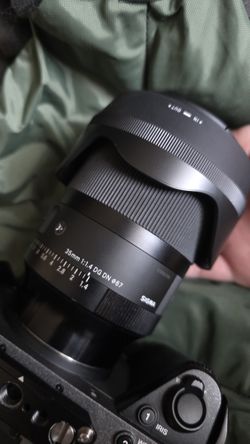 Like New SIGMA 1.4 35mm DG DN e Mount Lens