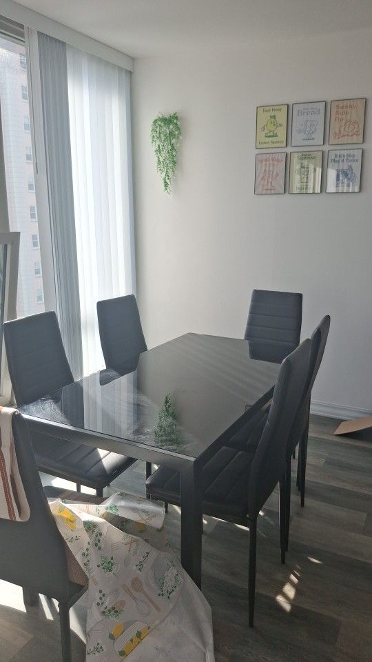 6 Seater Dining Table- Flash Sale