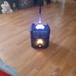 Bluetooth speaker with lighting 