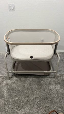 Baby Bassinet with Storage Shelf