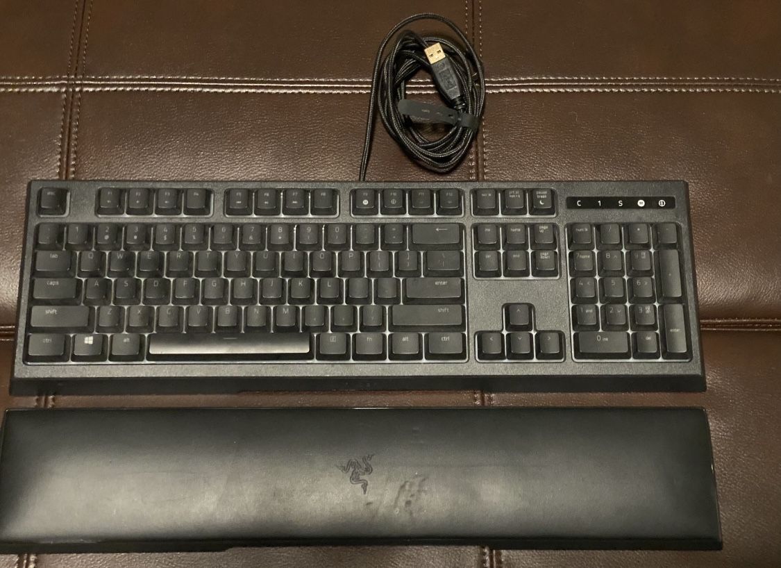 Razor Keyboard and Wrist rest