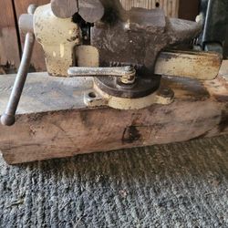 Bench Vise With Swivel Base Vice Made In U.S.A.