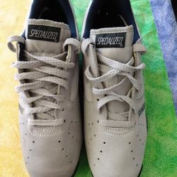 SPECIALIZED SHOES SIZE 7.5 MENS, 8.5 MUJER