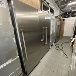 Thermador 30” Built-In Column Refrigerator – Model T30IR901SP/01 – Like New