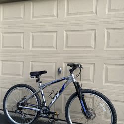 GT Avalanche 3.0 Mountain Bike – 26” Wheels – 24-Speed – Small Frame – Disc Brakes Bicycle