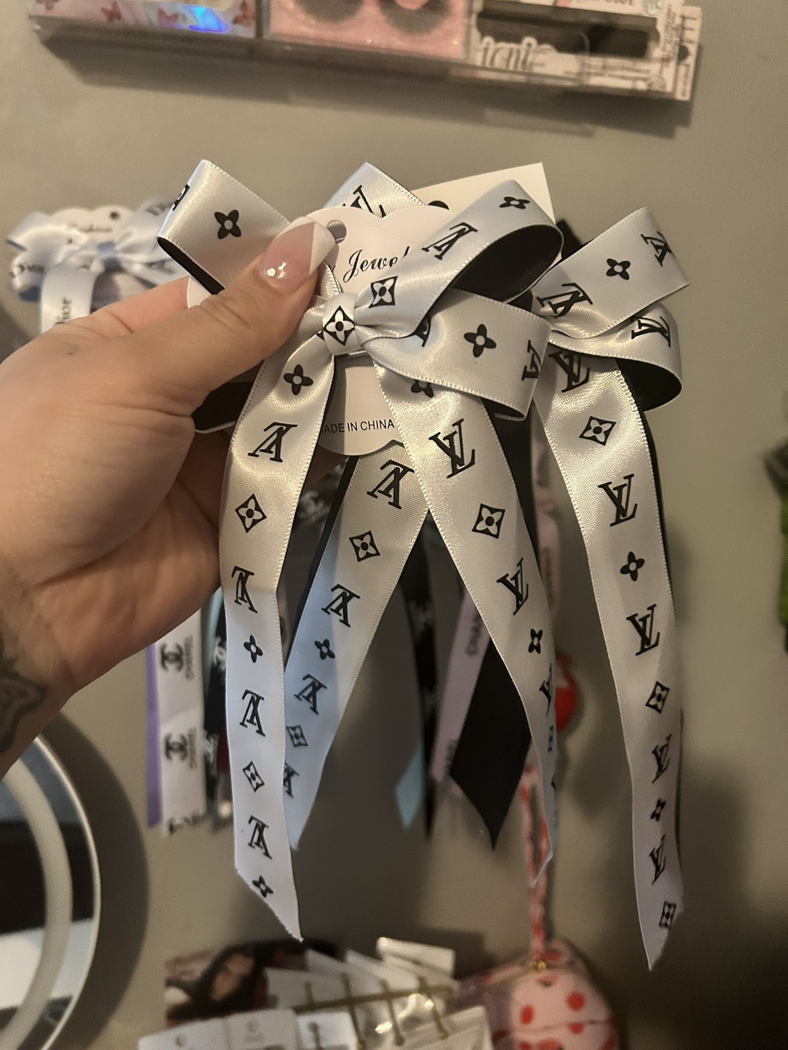 Headbows 