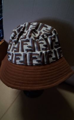 Bucket hat