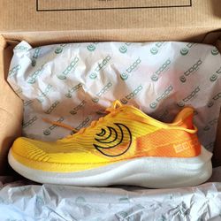 Brand New Topo Cyclone 3 Running/Race Shoes Men's 10.5
