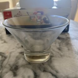 Duralex glass bowl, perfect for desserts or snacks. Set Of 4
