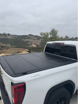 Real truck tonneau cover GMC Sierra