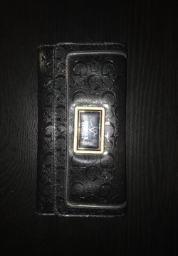 Guess wallet