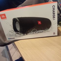 JBL CHARGE 4 WATERPROOF, PORTABLE, BLUETOOT, SPEAKER. 