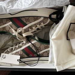 Gucci Shoes 