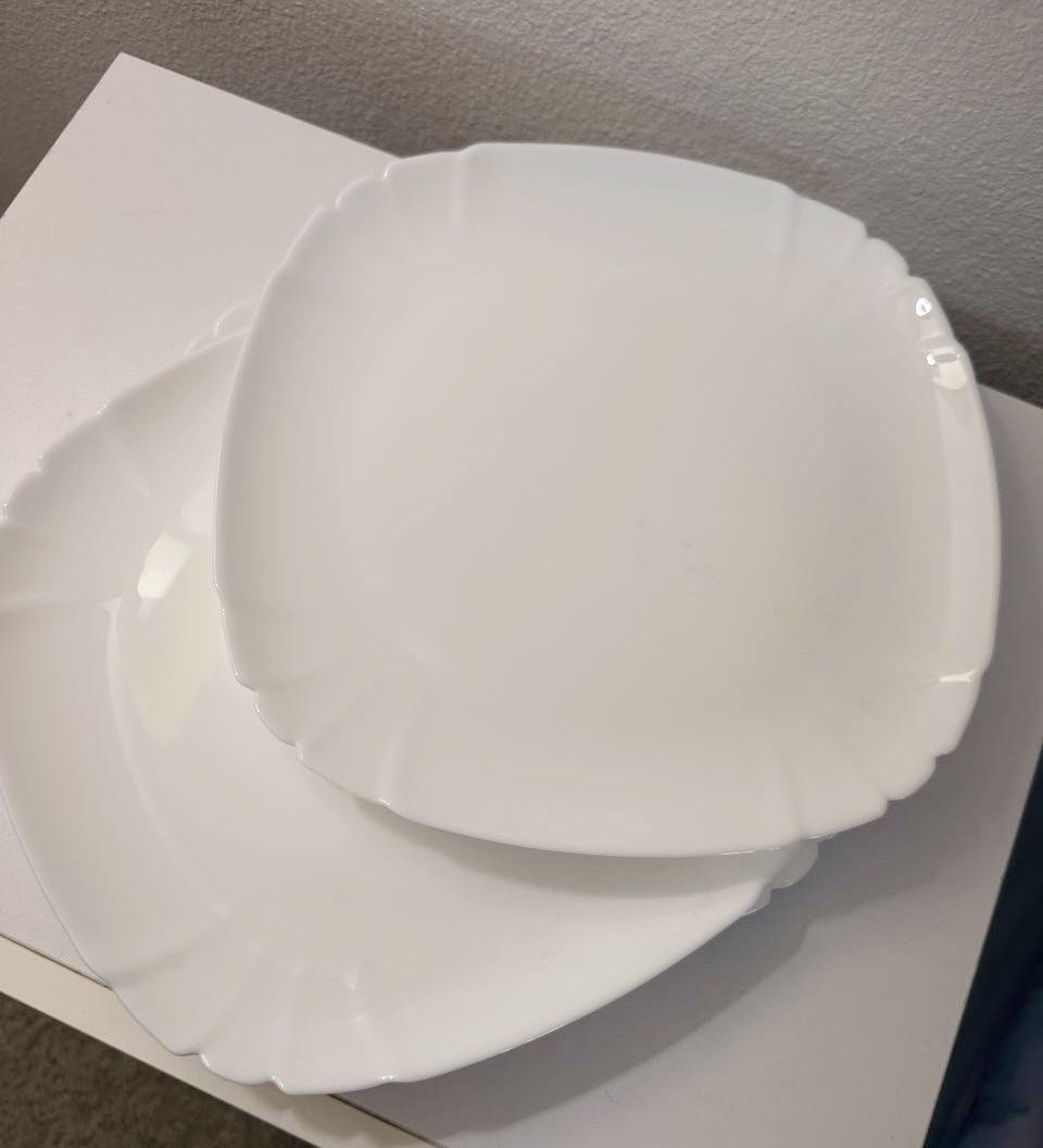 Elegant & Versatile Set of 3 White Square Ceramic Plates