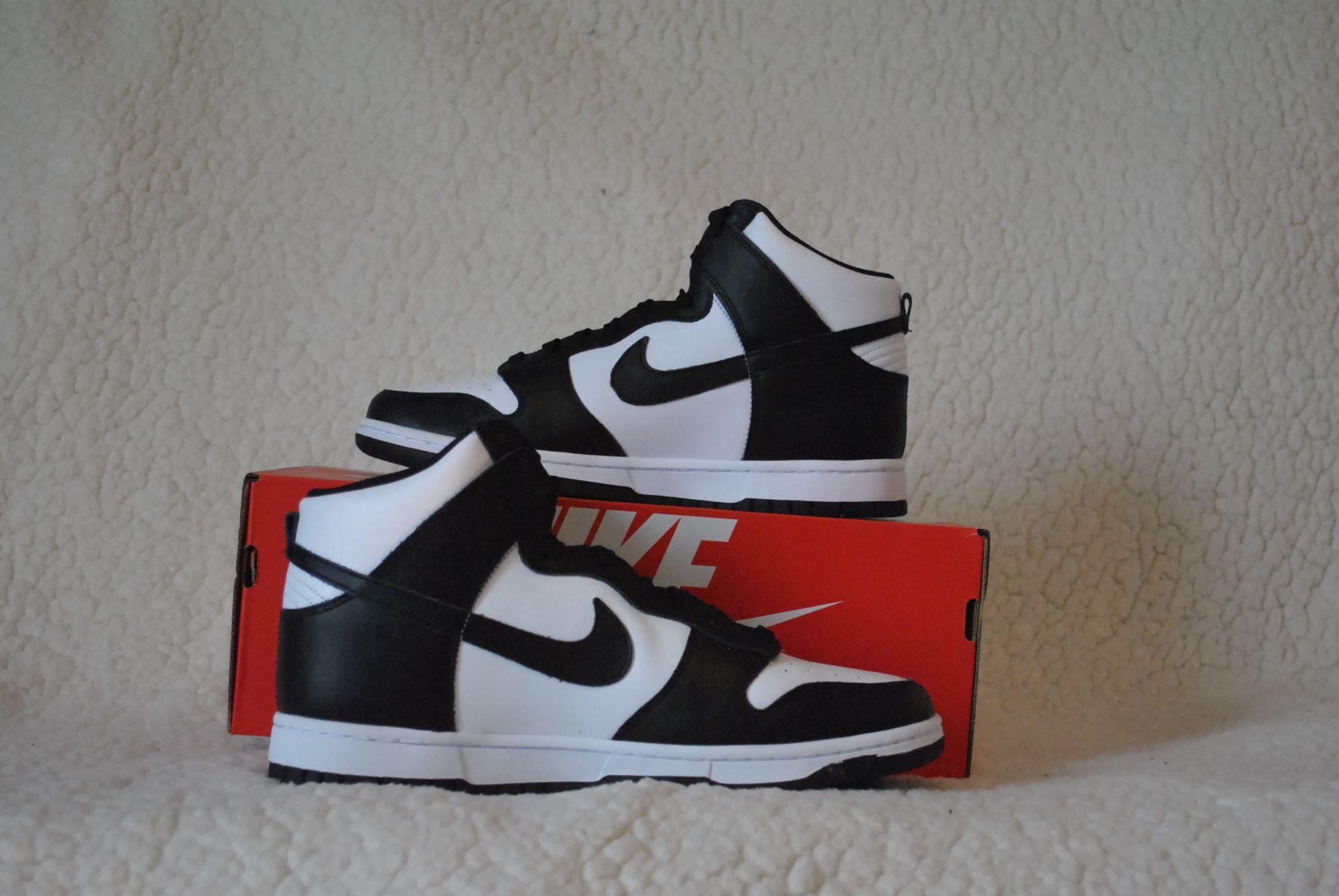 DS Brand new Panda Dunks HIGH