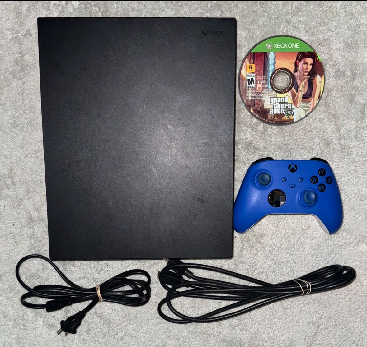 XBOX ONE X CONSOLE WITH VIDEO GAME & CONTROLLER