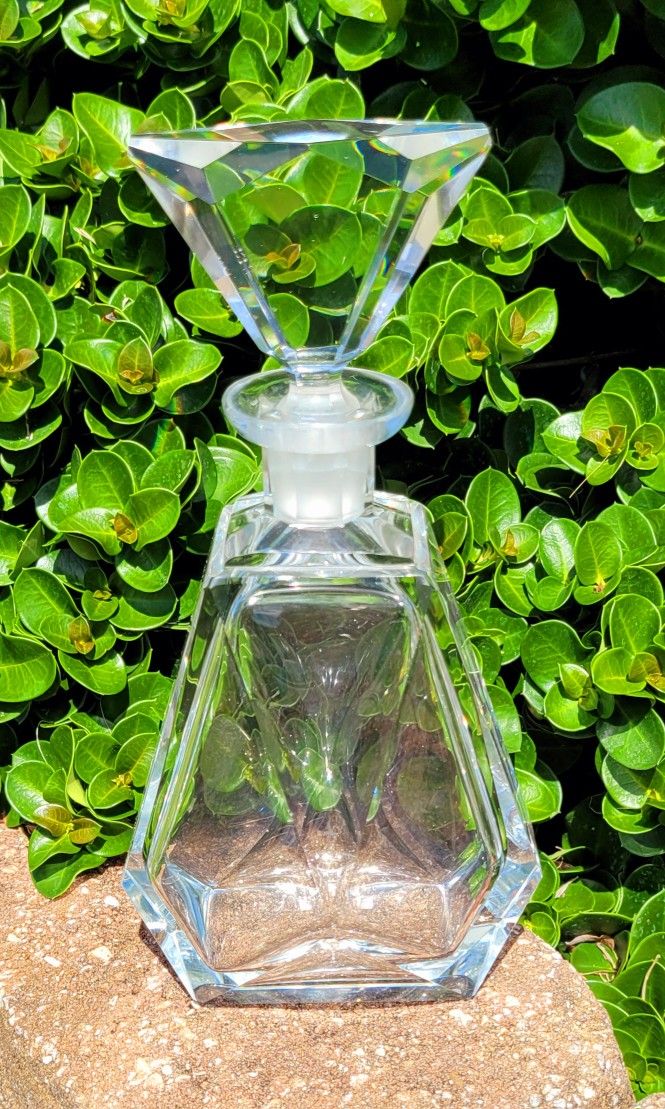 Crystal display perfume bottle 
