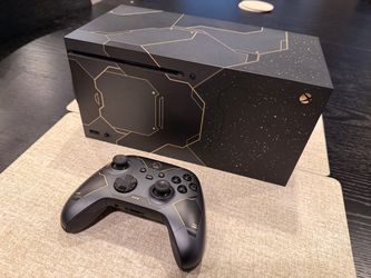 Xbox Series X Halo Infinite Limited Edition Console