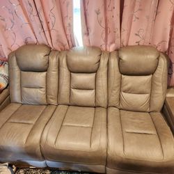 Fully Automatic Couch W/ Charging Ports