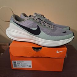 Nike Revolution Mens Size 11.5