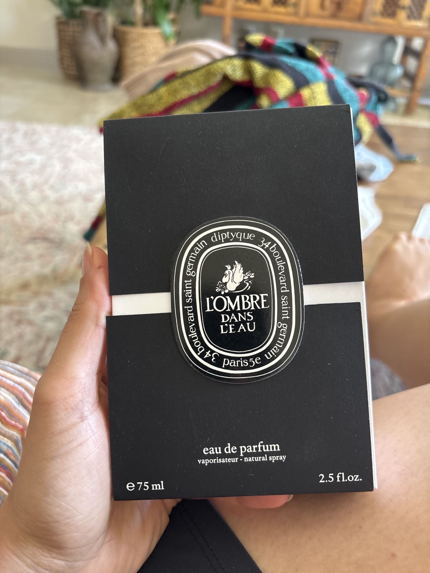 L'OMBRE DANS L'EAU Perfume