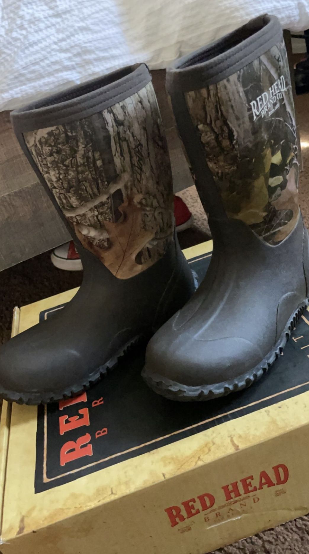 Kids) Red Head Boots size 4 (Read Description)
