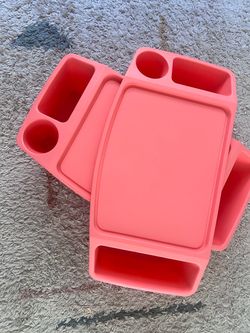 Pink Plastic Divided Lunch Trays – Set of 2